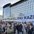 Studenti na protestu ispred BIA poručili: Ne plašimo vas se (FOTO i VIDEO)