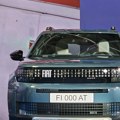 Vučić: Prvi kontigent električnih automobila Fiat Panda krenuo iz Kragujevca