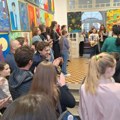 Raskošan kolorit đačkih radova: Izložba učenika Danijele Stanković u paraćinskoj Galeriji „u prolazu“ (foto)
