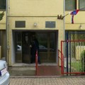 Direktan udar na jedno od osnovnih ljudskih prava - pravo na rad: Oglasila se Srpska lista nakon upada Kurtijeve policije u nzs…