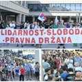 VIDEO „Lopovi iz vlasti ruše ustavni poredak“: Počeo skup podrške uhapšenom studentu Stefanu Tomiću, uskoro izlazi pred javnog…