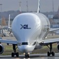 Beluga sletela u Keln: Dim u teretnom prostoru naterao posadu da preusmeri avion