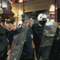 (VIDEO) Koškanje Čačana sa policijom, pa skandiranje "ko ne skače taj je ćaci"