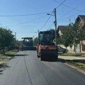 Rade se kolovozi od Futoga do petrovaradina u Begeču kreću pripreme neimara za asfaltiranje, u Kisaču se obeležavaju autobuska…
