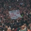 Navijač Partizana koji je digao transparent protiv Vučića otkrio da mu je ukinuta sezonska propusnica