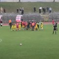 Objavljen snimak haosa u Beogradu: Fudbaler odgurnuo sudiju, ovakav skandal srpski fudbal ne pamti