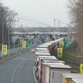 Situacija na granicama alarmantna: vozila u nepreglednim kolonama, čekanja i po nekoliko sati