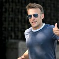 (Video) Makron džogirao u Ankari Predsednik Francuske u specijalnoj odeći na trčanju pred NATO samit