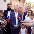 Macut: Srbija se trudi da svim prognanim porodicama omogući dobre uslove života
