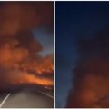 (Video) Apokaliptične scene na deonici Laćarak - Martinci: Veliki požar, upozorenje vozačima - vatra gori sa obe strane puta…
