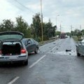 Sudar tri automobila kod Lazarevca: Četvoro povređenih, delovi vozila razbacani po putu