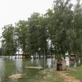 Probijen nasip u Podravskoj Moslavini, potopljene vikendice