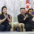 Kim Džong-un ponovo u društvu misteriozne ćerke: Jedan detalj svima privukao pažnju