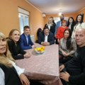 "Porodica je osnov i stub svakog društva": Nikolićeva i Gujon obišli višečlanu porodicu Dobrić (video)