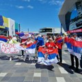 Srpski šou u Melburnu! Navijači sa trobojkama "okupirali" Australijan open, skandirali Novaku i pre ulaska na stadion