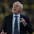 Anćeloti bez pobede na debiju, novinari brojali koliko je žvaka uzeo tokom utakmice i ostali u čudu