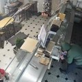 (Video) Sramna pljačka na Božić u Zemunu: Muškarac ušao u restoran u gluvo doba noći, pa pokrao novac: Pre toga obio i…