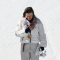 Gledala horor nesreću Lindzi Von, pa proslavila zlato: Amerikanka najbolja u spustu na Zimskim olimpijskim igrama!