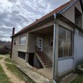 Brutalno pretučen na kućnom pragu, umro u bolnici Tužilaštvo naložilo obdukciju Miroljuba (61) iz Sečanice: Evo šta se dešava…