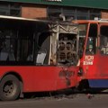 Nezgoda u Bulevaru kralja Aleksandra: Autobus se otkačio sa kamiona koji ga je šlepovao i udario u tramvaj