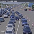 (Mapa) Svi gledaju u ovu "zmiju" dugu skoro sedam kilometara na graničnom prelazu ka Srbiji: Sunce prži, asfalt gori na 35…