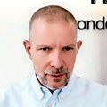 Paradoks veštačke inteligencije: Vedran Bajer za "Blic Biznis": Tehnologija je spremna, ali evo šta zapravo koči domaće i…