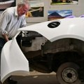 Džeremi Klarkson uzgaja automobil sa svoje farme