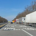 AMSS: Kamioni na graničnom prelazu na izlazu Batrovci čekaju pet sati