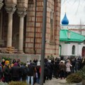 Stotine metara dug red vernika koji dolaze da se poklone ruskoj ikoni na Tašmajdanu