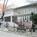 Slučaj učenice sa sekirom i đaka sa nožem: Dva incidenta u školama uznemirila roditelje širom Srbije, evo kakve su kazne…