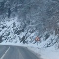 Baba Marta stegla zube: Nestvarni prizori, sneg tokom noći okovao zlatiborski i novovaroški kraj