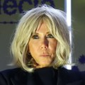 Skandal u Parizu: Brižit Makron vulgarno vređala feministkinje VIDEO
