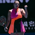 Sabalenka otkrila sve o incidentu sa trenerom, pa otkrila kada će igrati sa Đokovićem! Nikad luđa konferencija - Arina…