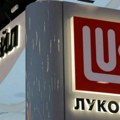 LUKOIL prodaje stranu imovinu Karlajlu