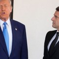 Makron traži od Trampa da ukine sankcije dvojici Francuza: Zašto im je zabranjeni ulazak u SAD?
