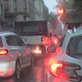 Kod Zagreba padao i sneg Sljemen se ponovo zabeleo, putevi hitno zatvoreni zbog opasnosti oluja protutnjala hrvatskom na putu…