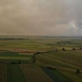 (Foto, video) Požar u Deliblatskoj peščari formirao olujni oblak?! Jezivi prizori iz Srbije: Ogromna dimna zavesa vidi se sa…