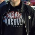 Čeh sa majicom "Kosovo je Srbija" došao da gleda Stošića na mma spektaklu: Moćna slika pred borbu