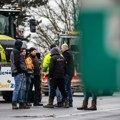 Protest poljoprivrednika u Holandiji, blokirali autoputeve, palili bale sena i drva, gradonačelnik: "Ovo je neodgovorno"