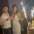 (Видео) Завирите на прославу рођендана каће Грујић: Торта на два спрата, ватромети, а она увија куковима око Гобеље