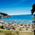 Skuplje nego na Ibici: Ležaljka na Jadranu za dan košta i 1.300 evra! (foto)