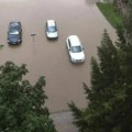 Apokalipsa u Italiji Vetar ruši drveće, oluja ne posustaje, saobraćaj u zastoju pogledajte potop (video)