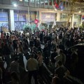 БЛОГ Завршени протести широм Србије: Студенти изнели 4 захтева, Вучића вређали у Београду, Нишлије јајима гађале просторије…