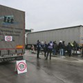 Udruženja transportera nastavila blokadu graničnih prelaza: Rešenje na pomolu, ali privrednici upozoravaju na sporu proceduru…