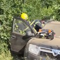 (Video) Sleteo s puta i proleteo pravo kroz šipražje: Žestok udes između Srbobrana i Bečeja, ima povređenih! "Dačija" završila…