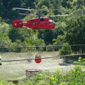 (Foto, video) Vatra guta sve pred sobom, situacija ovde je kritična! Drama u Ibarskoj dolini: Vatrogasci se jedva bore sa…