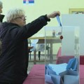 NPS: Novi paravani sa zavesom na biračkim mestima otvaraju prostor za "bugarski voz" i fotografisanje listića
