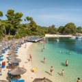Pali muškarac i žena koji su ordinirali po plažama: Meta im bili stranci, otimali sve što ima padne pod ruku - Šteta desetine…