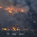 FOTO, VIDEO: Požari oko Atine, evakuisani stanovnici i dečije letovalište, saobraćaj u prekidu...