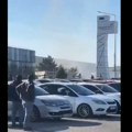 (Video) Ljudi se kriju u parkovima, dim od eksplozije nad gradom: Horor snimci terorističkog napada u Turskoj: Oružani sukob…